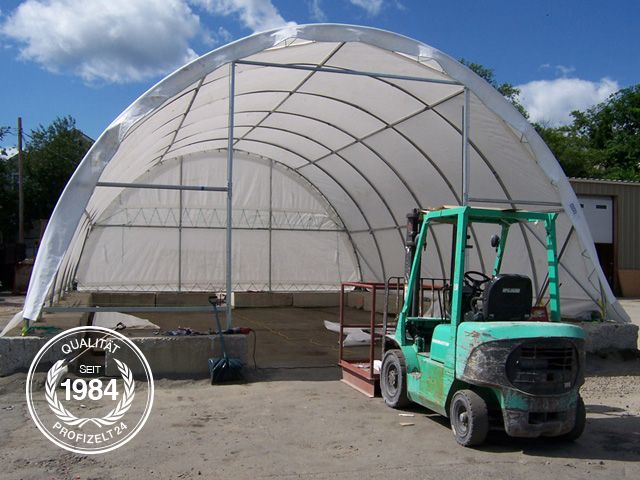 Perfekter Schutz: eine Rundbogenhalle.