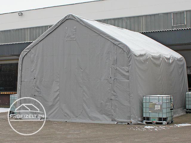 Wassertanks zur Befestigung des Zeltes.
